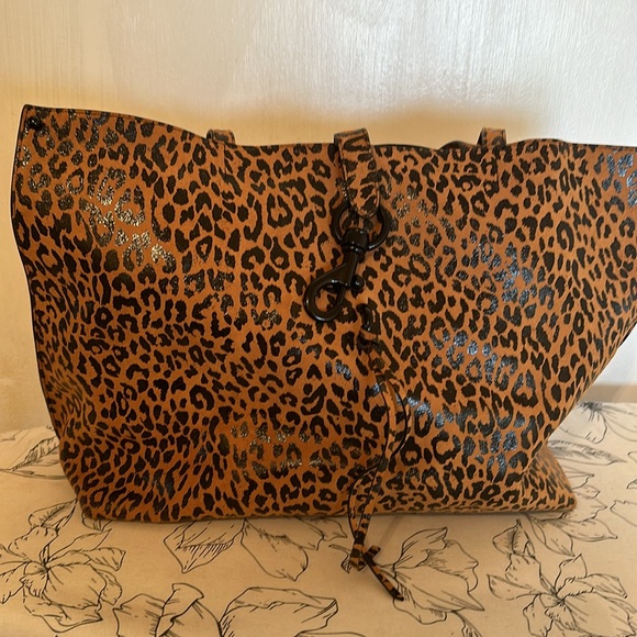 Tote - Picture 3 of 5